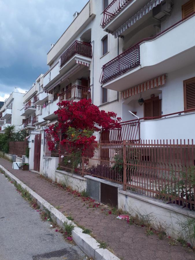 La Vie En Rose Mattinata Apartment Exterior photo